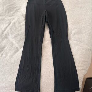 Lululemon ribbed yoga pants size 8 short